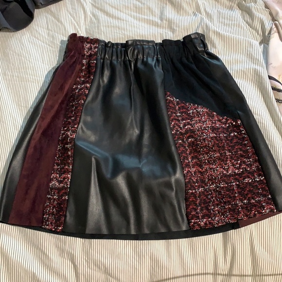 Gorgeous Leather skirt - Picture 1 of 2